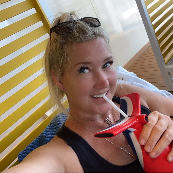 Meet your Posher, Kara - Picture 3 of 3